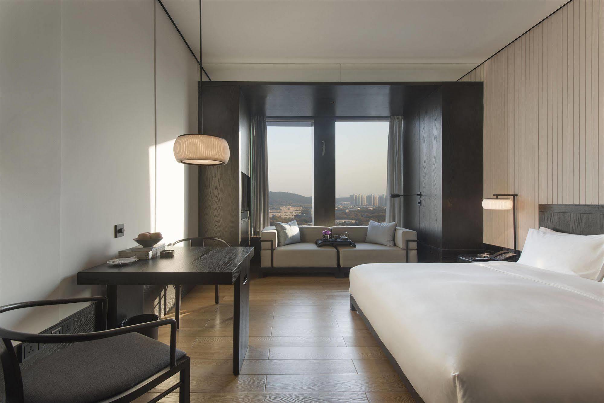 Hyatt Regency Wuhan Optics Valley Exteriör bild